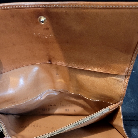 Good used condition Vintage Celine Triomphe Long Wallet with kisslock - Picture 6 of 16